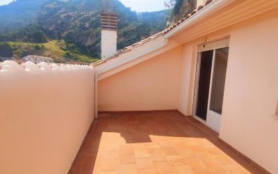 Dúplex con terraza y garaje | REF. 869 | 82.000 €