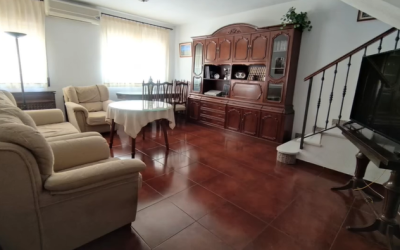 Casa de 3 plantas con piscina | REF 513 | Antes 168.000€ AHORA 155.000€